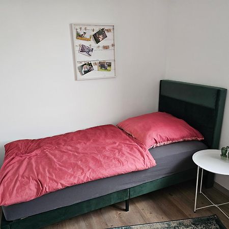 Moderne Doppelhaushaelfte In Oppenheim Villa Exteriör bild